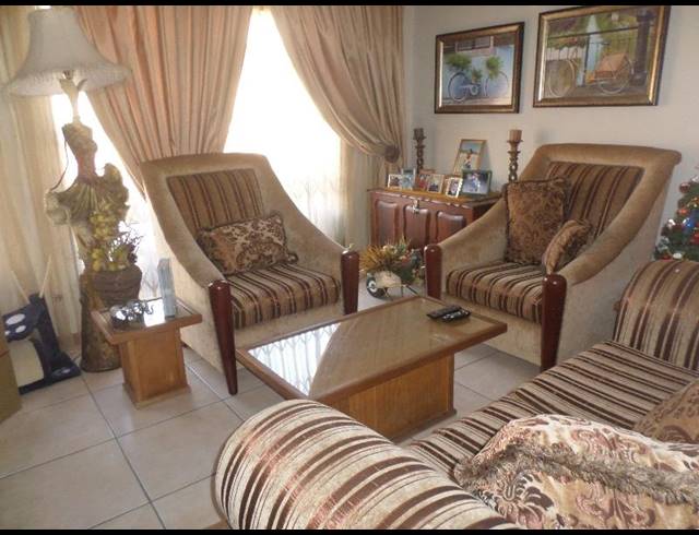 3 BEDROOM TOWNHOUSE FOR SALE IN RIVERSDALE